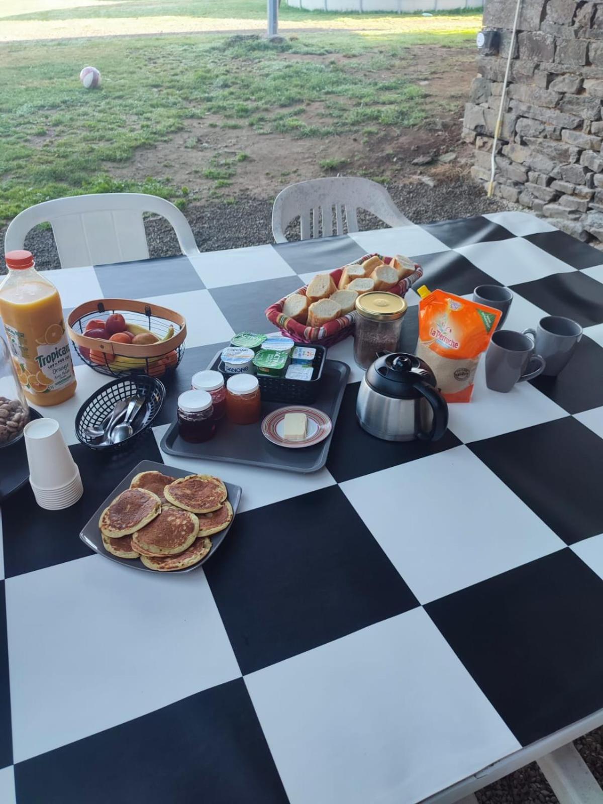 La Billardiere Camping A La Ferme Le Menil-Ciboult 외부 사진